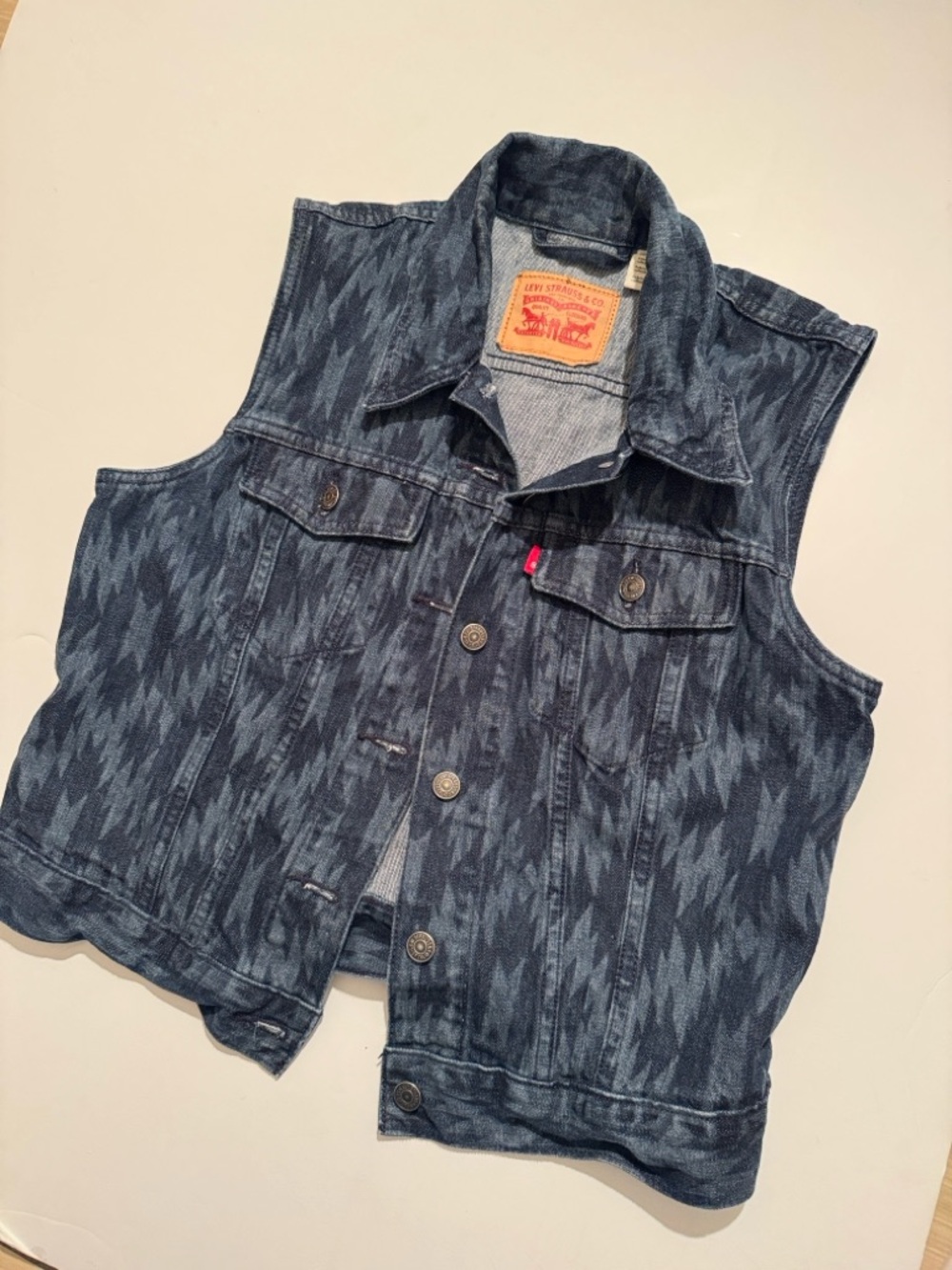 Levi's Dark Indigo Patterned Denim Vest Size Xl - Picture 2 of 7